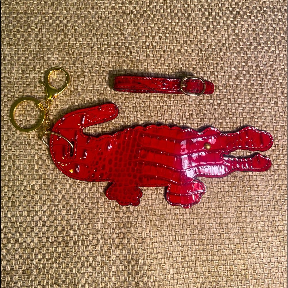 NWOT Brahmin Luggage tag made into a key fob.